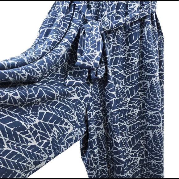 Market & Spruce Florence Knit Jumpsuit Leaf Print Blue NWT - Picture 11 of 16